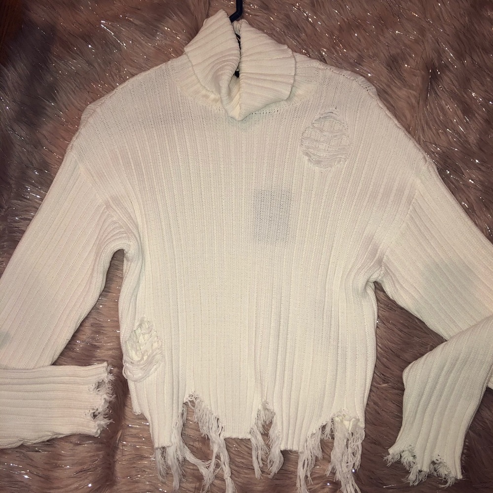 Destroyed turtleneck sweater 🐭